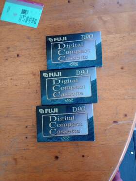Fuji 074101501759 Dcc D90 Digital Compact Cassette Tape New Sealed 90 Minutes Us Seller