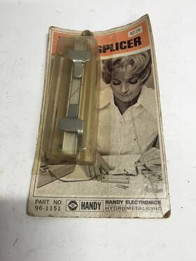 96-1151 Handy New Vintage Cassette Tape Splicer Cat No