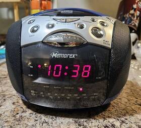 Mc2850-01 Memorex Mc285001 Translucent Am/fm Cd/radio Dual Alarm Blueberry