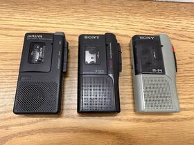 1-aiwa Sony 1aiwa Lot Of 3 Microcassetts 2-sony And Selling As Parts Read